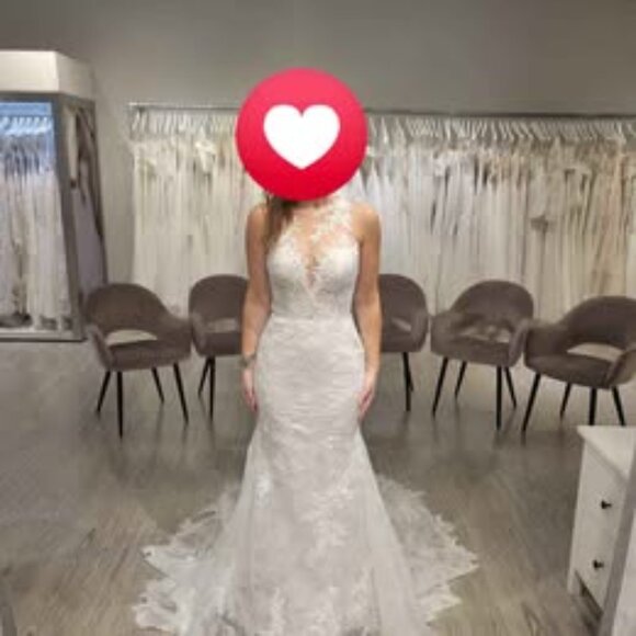 Maggie Sottero Wedding Gown - Picture 2 of 8